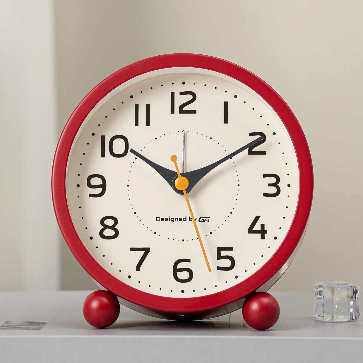 Children's alarm clock, metal material, silent operation time, with night light, suitable for bedroom, office, all scenes